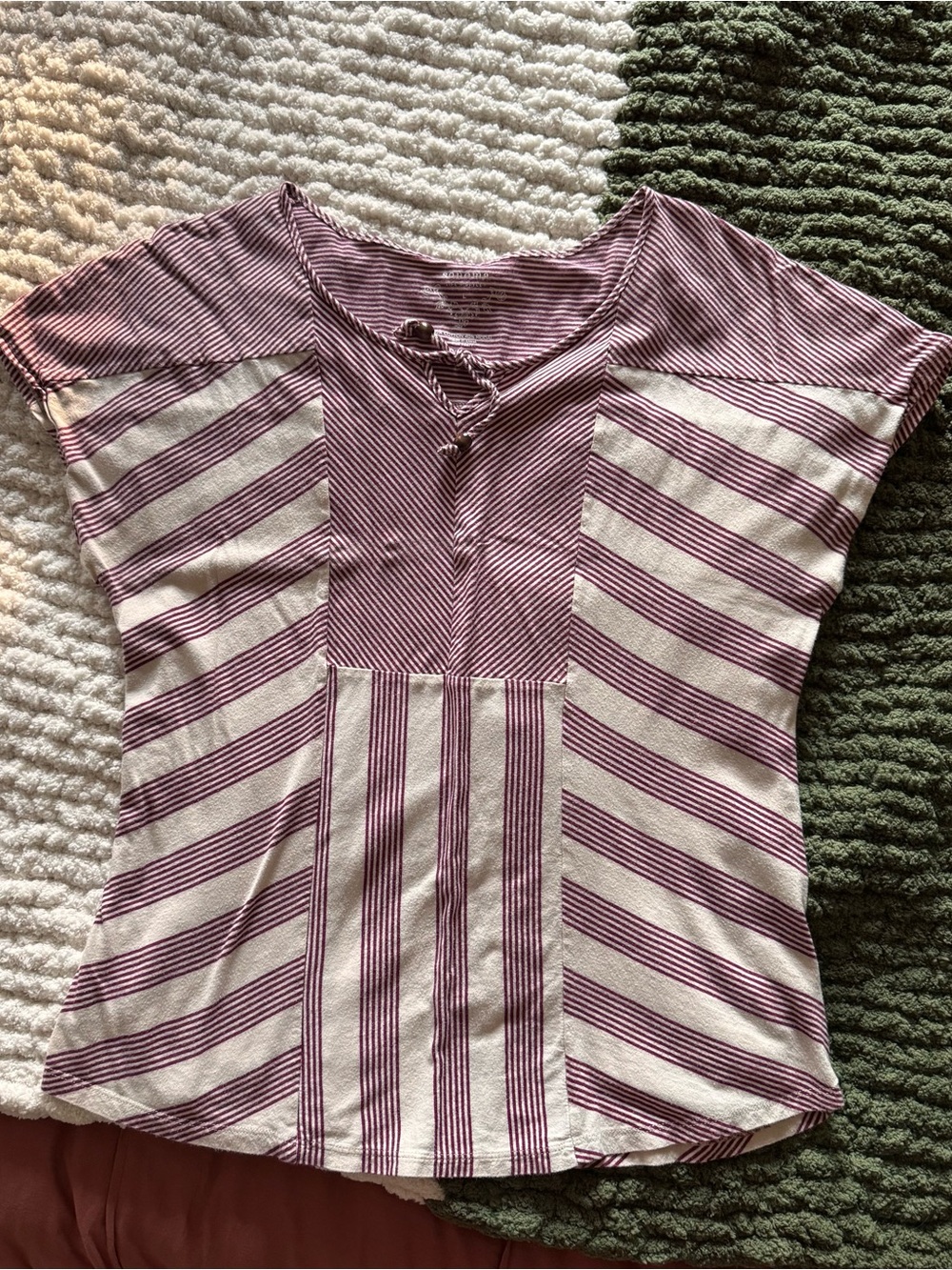 Sonoma Striped V-Neck Tee in Mauve and Cream